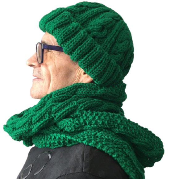 NWT 4 Pcs Knit Beanie Hat Scarf Glove Slippers Set - Picture 3 of 7